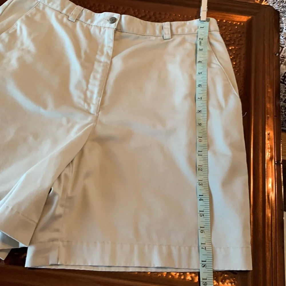 Liz Claiborne light khaki shorts Size 12